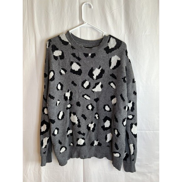 Shein Grey Leopard Print Sweater Size Small Preowned - Picture 2 of 12